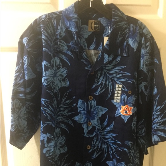 Brand new with tags UA beach style shirt - Picture 1 of 3